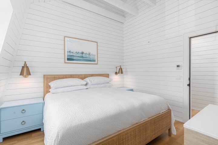 Room 5 of 20