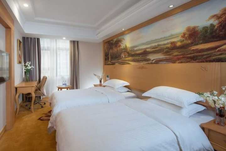 Room 8 of 31