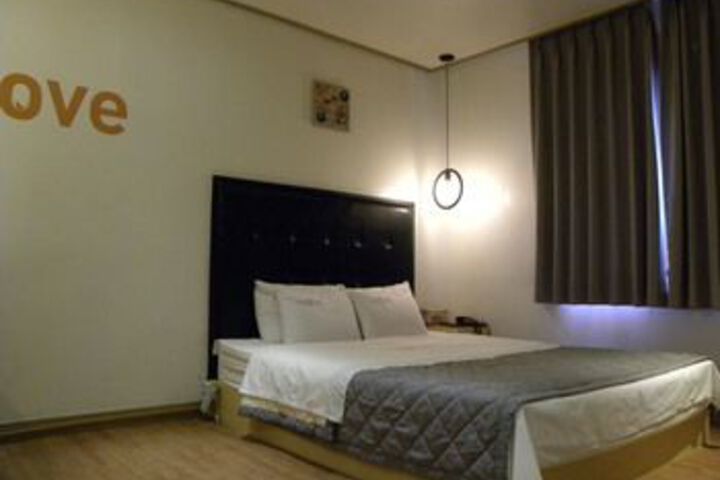 Room 41 of 53