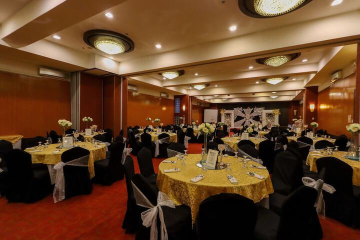 Banquet hall