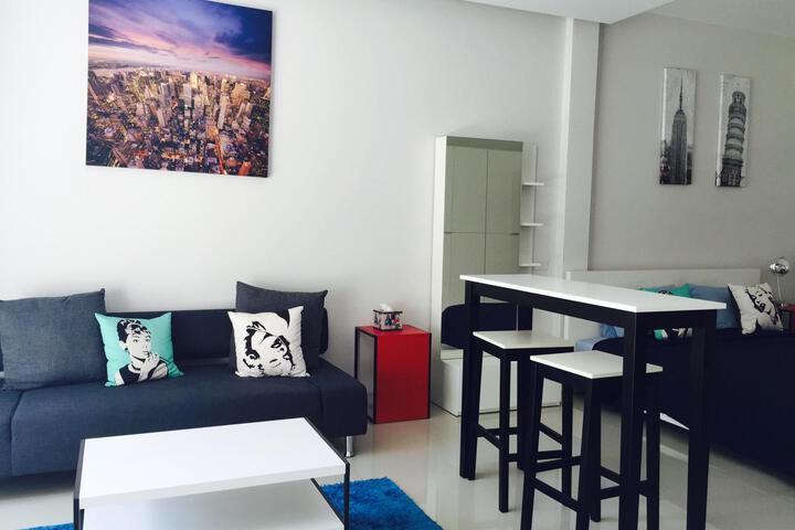 Room 2 of 5