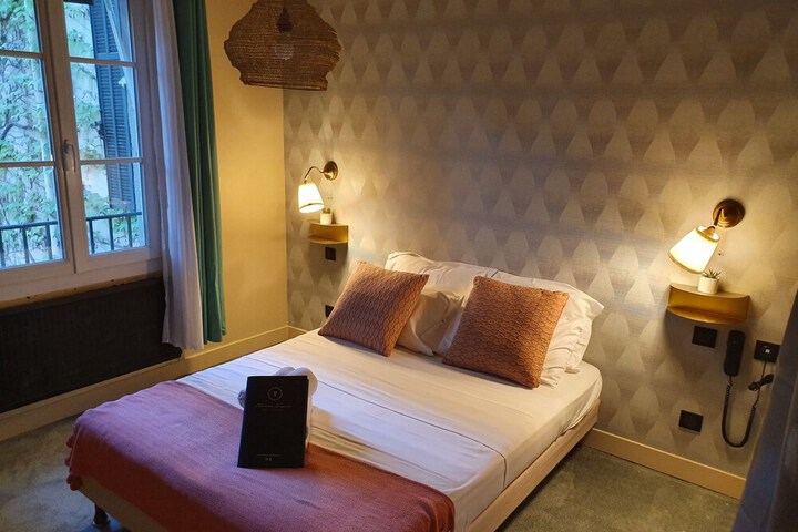 Room 8 of 27