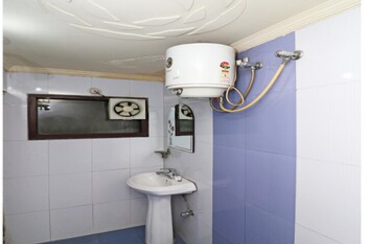 Room 5 of 23