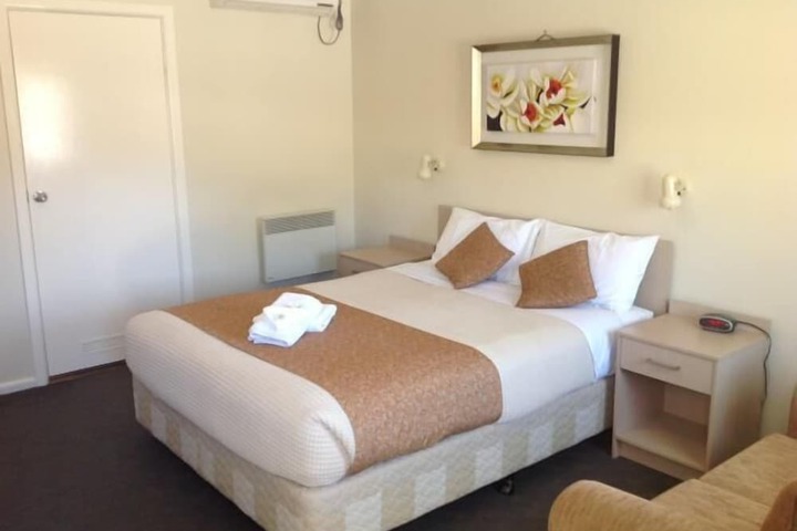 Room 6 of 40