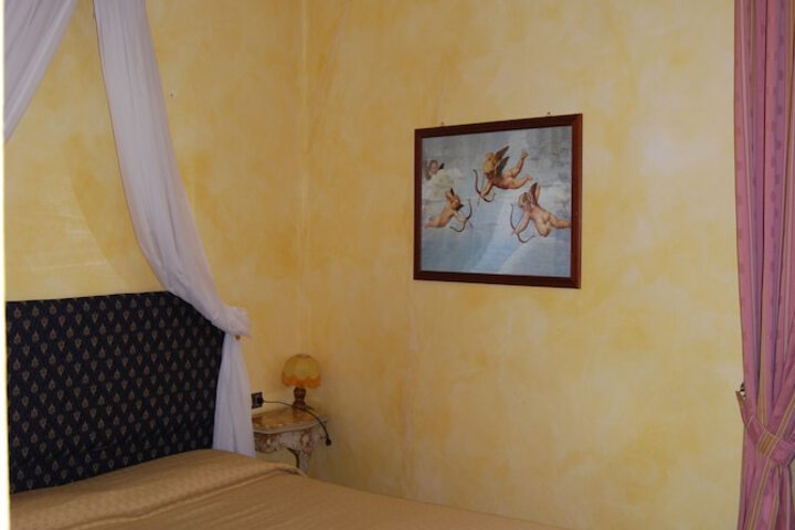 Room 47 of 90