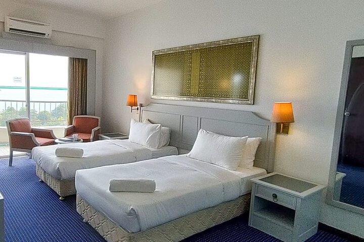 Room 172 of 650