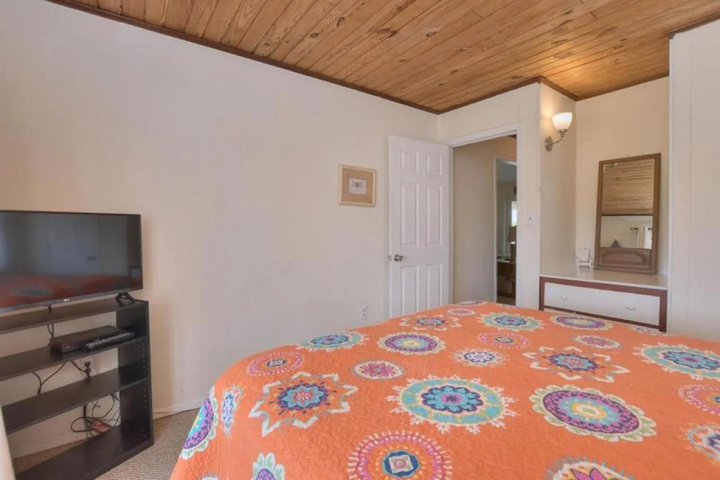 Room 2 of 13