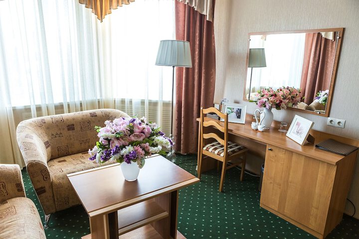 Room 27 of 48