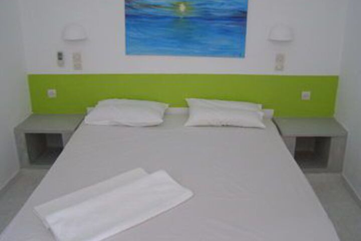 Room 5 of 17