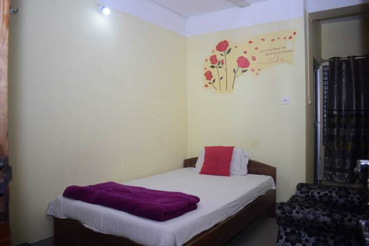 Room 17 of 34