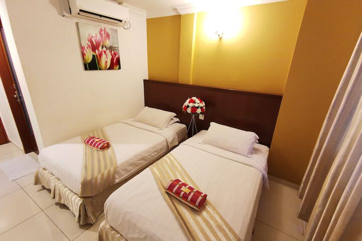 Room 9 of 36