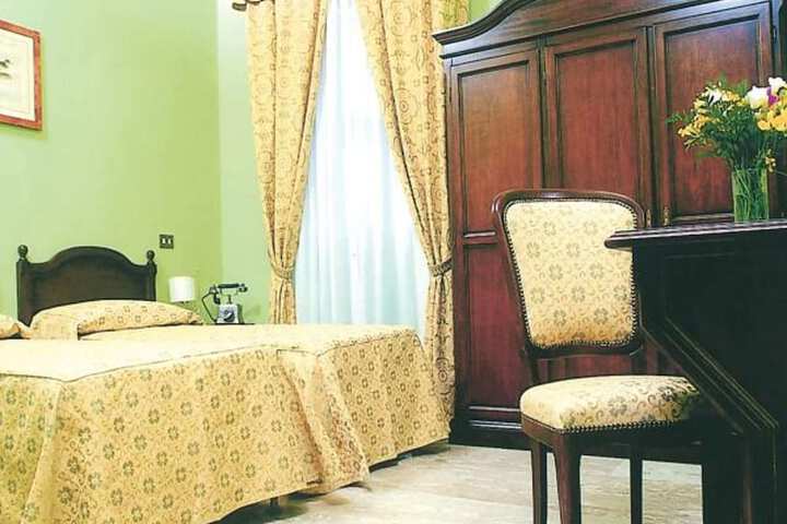 Room 17 of 42