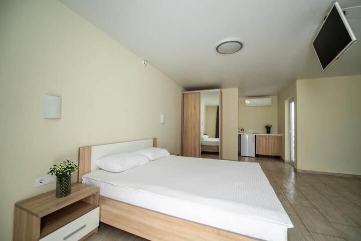 Room 6 of 109