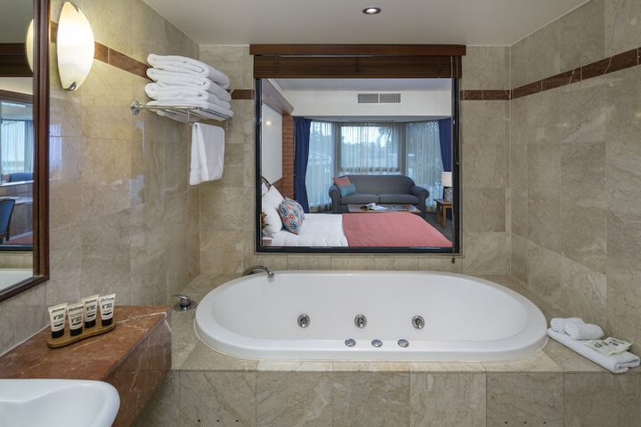 Room 43 of 56