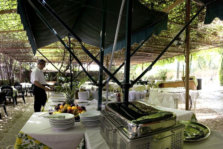 Dining 36 of 37