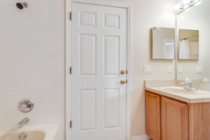 Room 6 of 72