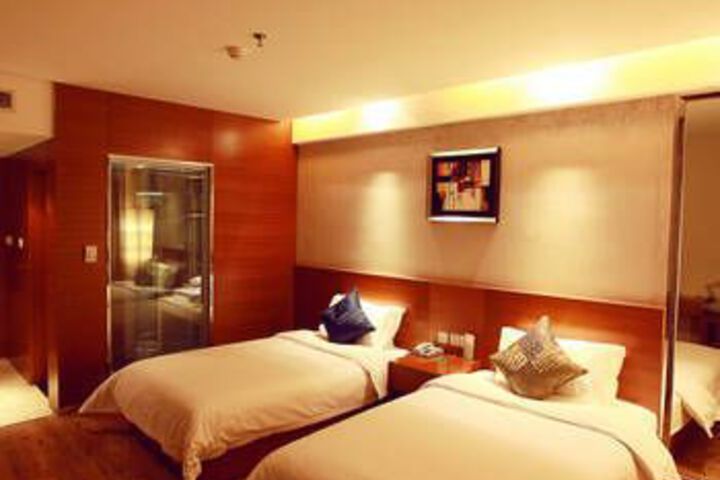 Room 3 of 7