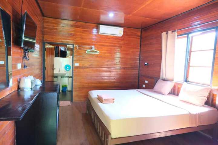 Room 26 of 119