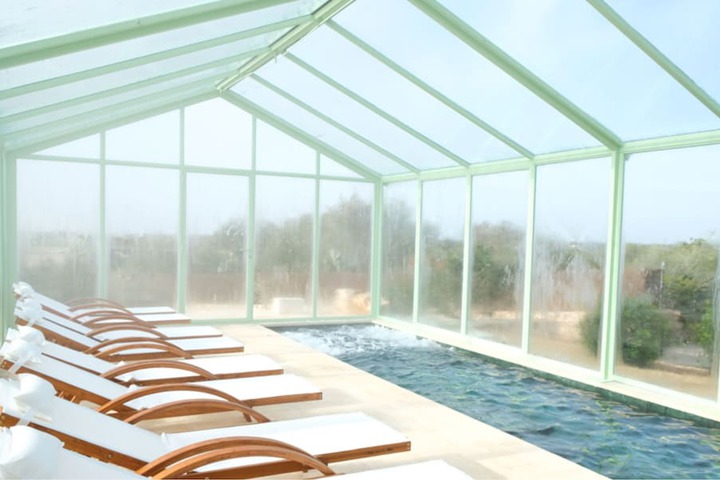 Hotel Pool