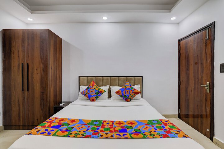 Room 15 of 30