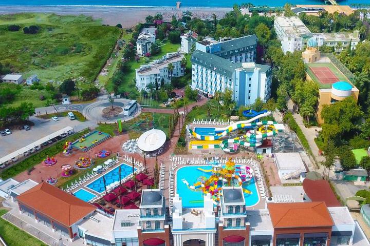 CLUB AQUA PLAZA