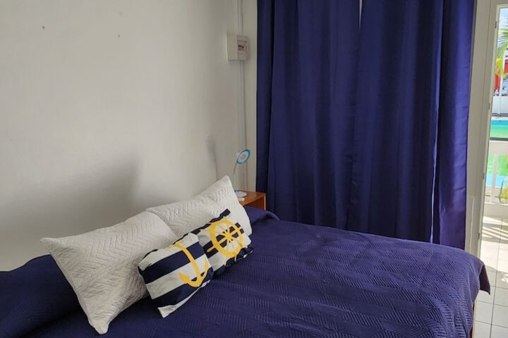 Room 30 of 98