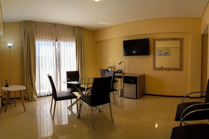 Room 16 of 33