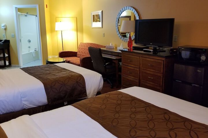 Room 33 of 65