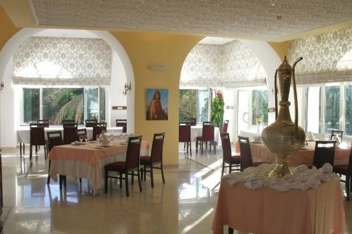 Dining 49 of 63