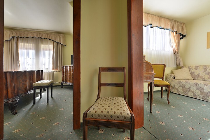 Room 15 of 113