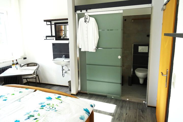Room 54 of 442