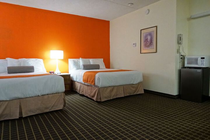 1 Queen Bed (21 of 25)