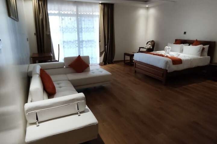 Room 10 of 63