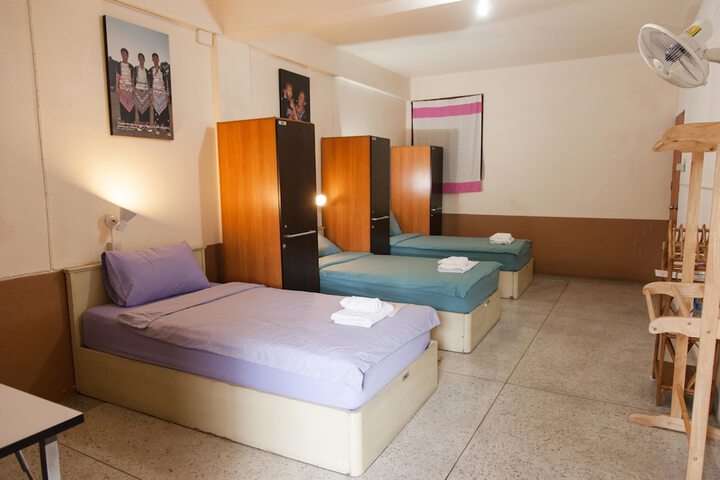 Room 16 of 27