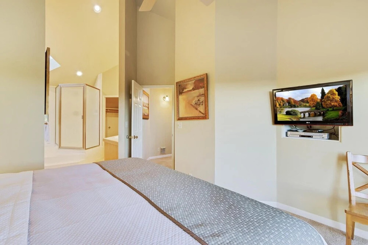 Room 4 of 19