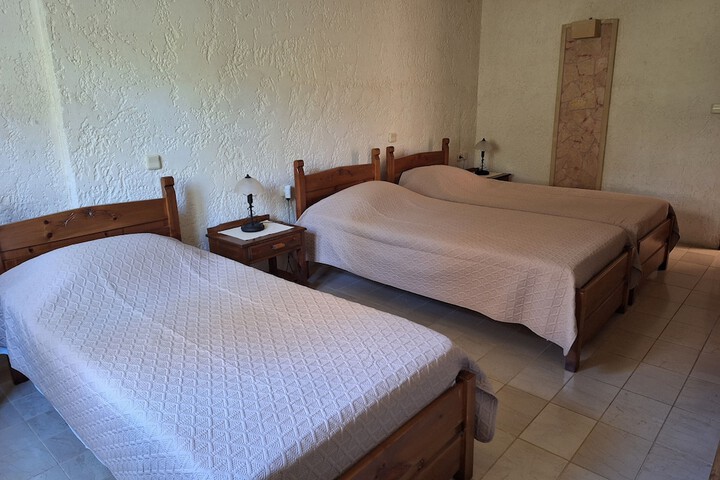 Room 16 of 49