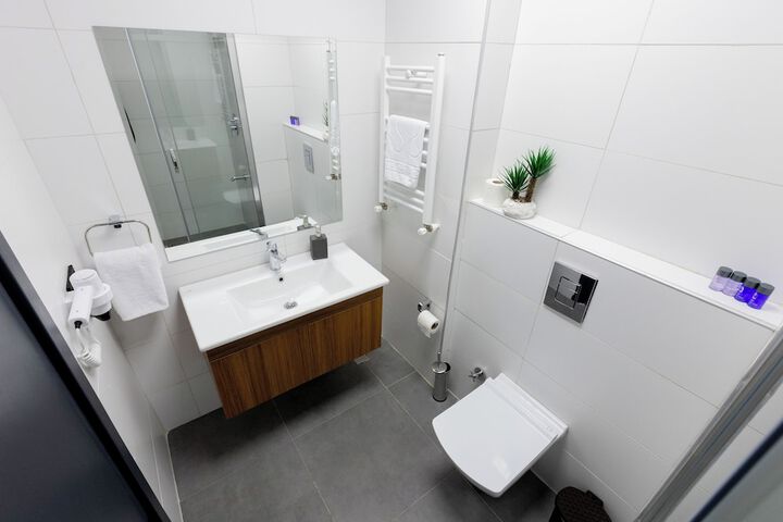 Room 14 of 24