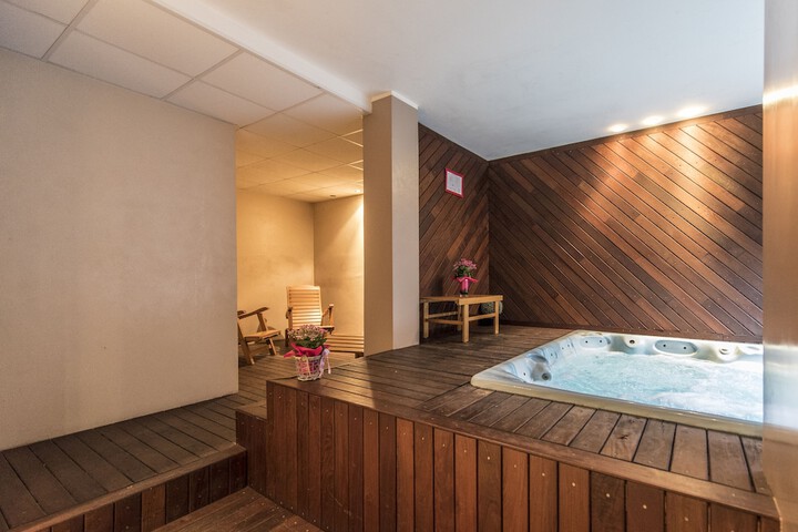Jetted tub