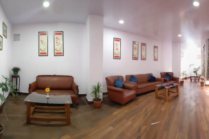Entrance & Lobby