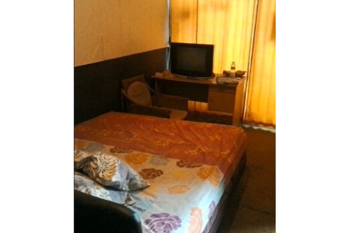 Room 5 of 17