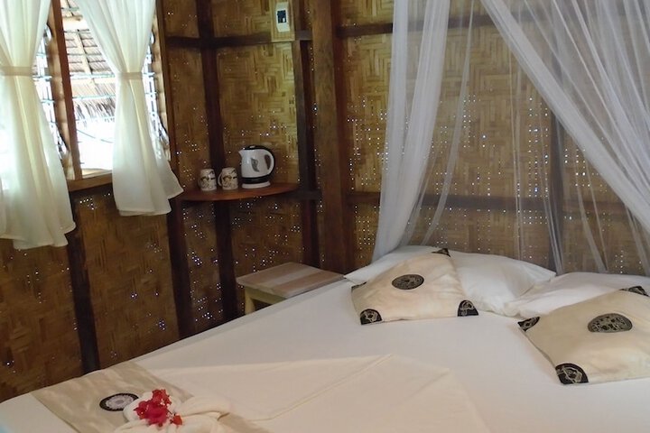 Room 15 of 77