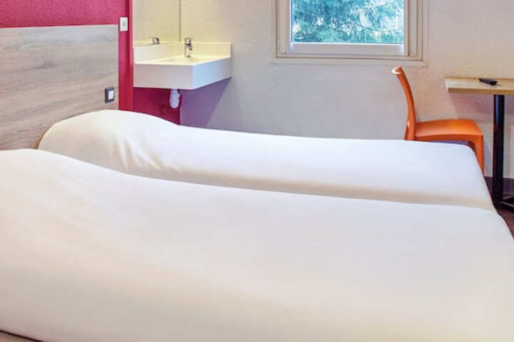 Room 10 of 70