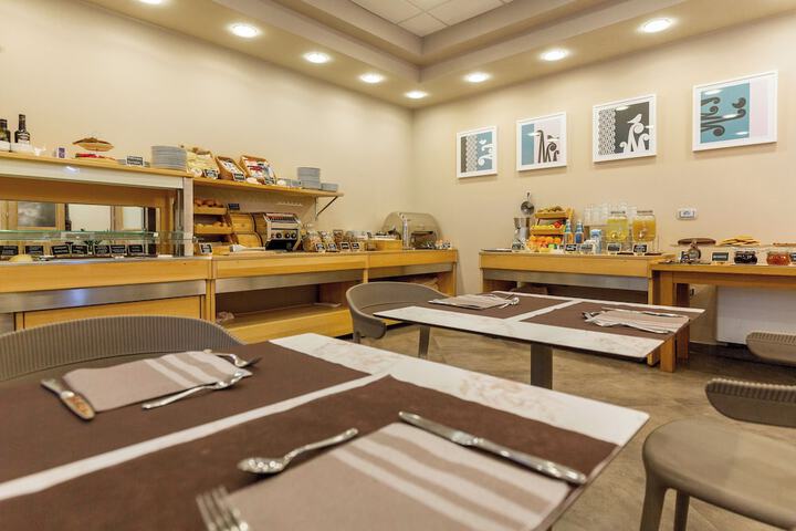 Breakfast/Coffee Service 103 of 157