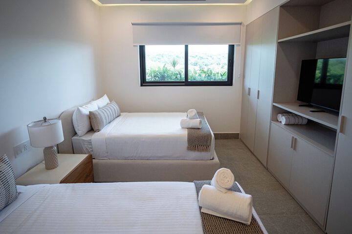 Room 12 of 42