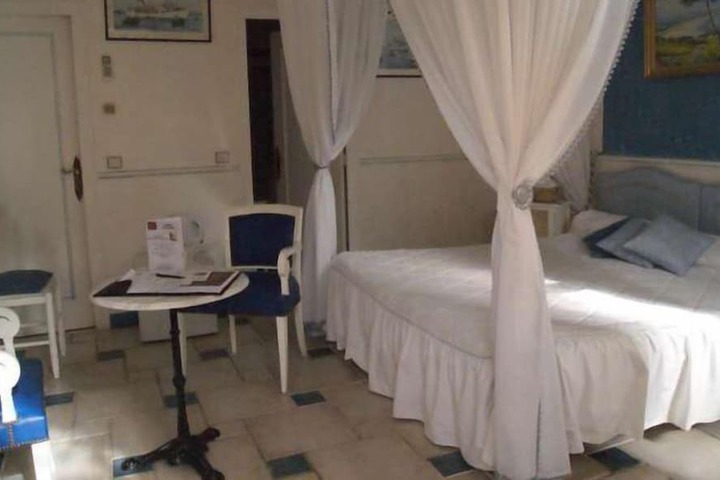 Room 7 of 21