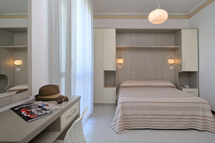 Room 19 of 43