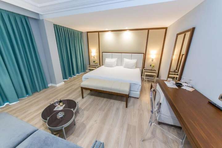 Room 5 of 71