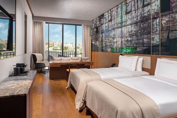 Room 34 of 89