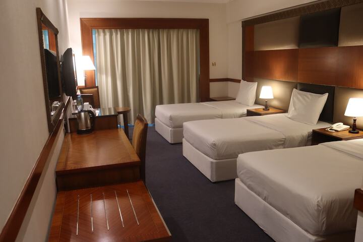 Room 11 of 22