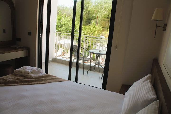 Room 15 of 80